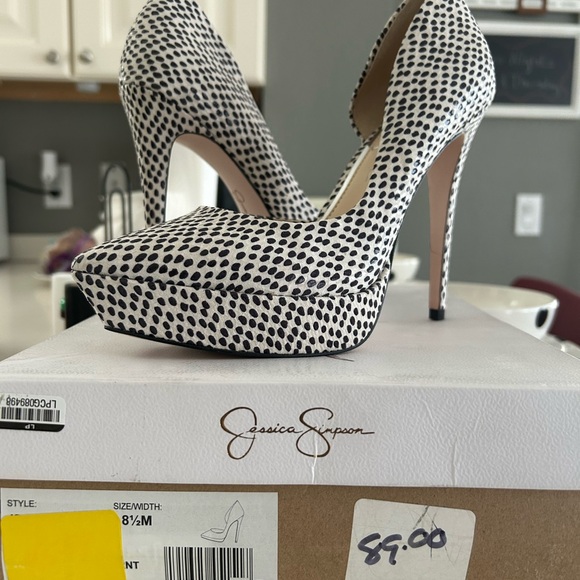 Jessica Simpson Black & White Platform Heel - Picture 6 of 6